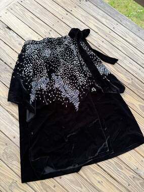 BCBGMAXAZRIA Black Velvet Embroidered Wrap Skirt Size S